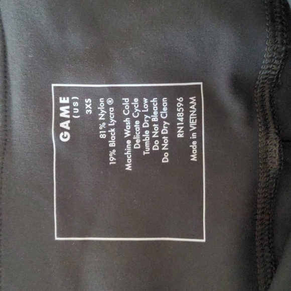 Universal Standard Gabby Cropped Mesh Legging - Picture 4 of 5